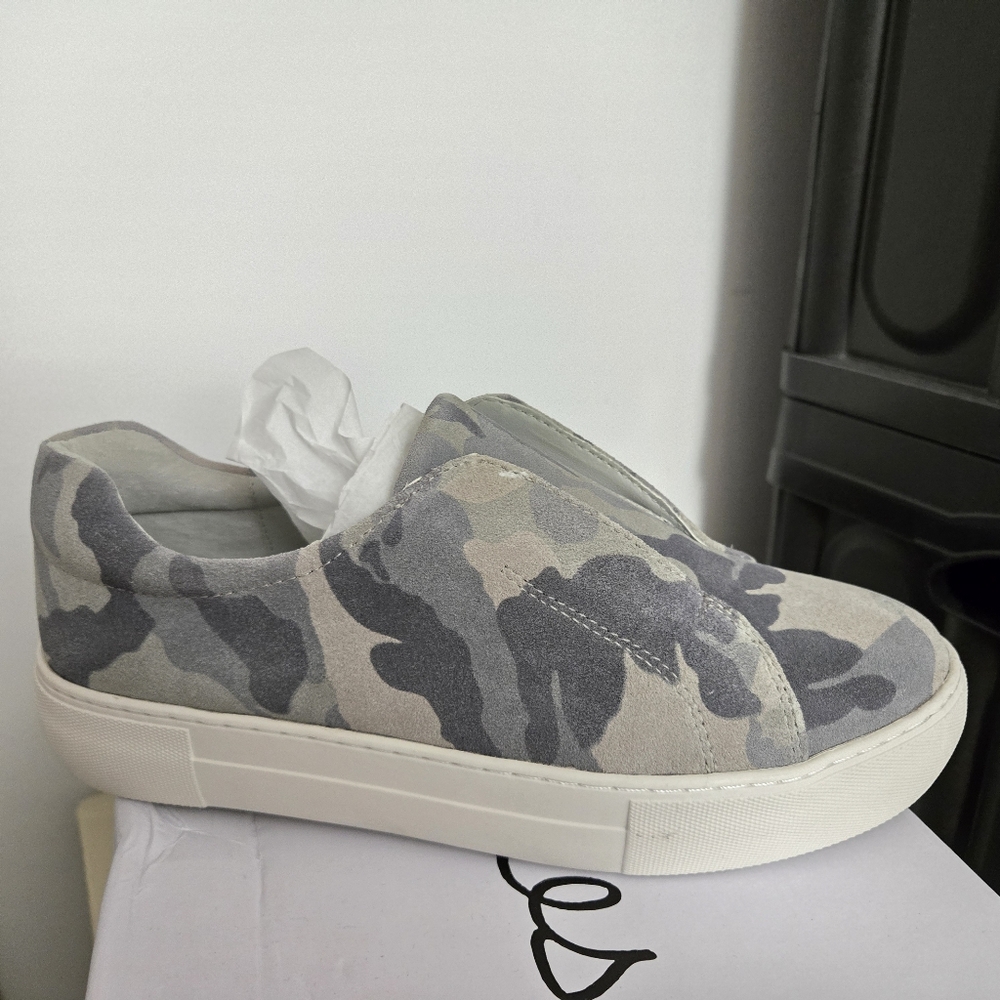 J/SLIDES Grey Camo Suede Alara 1